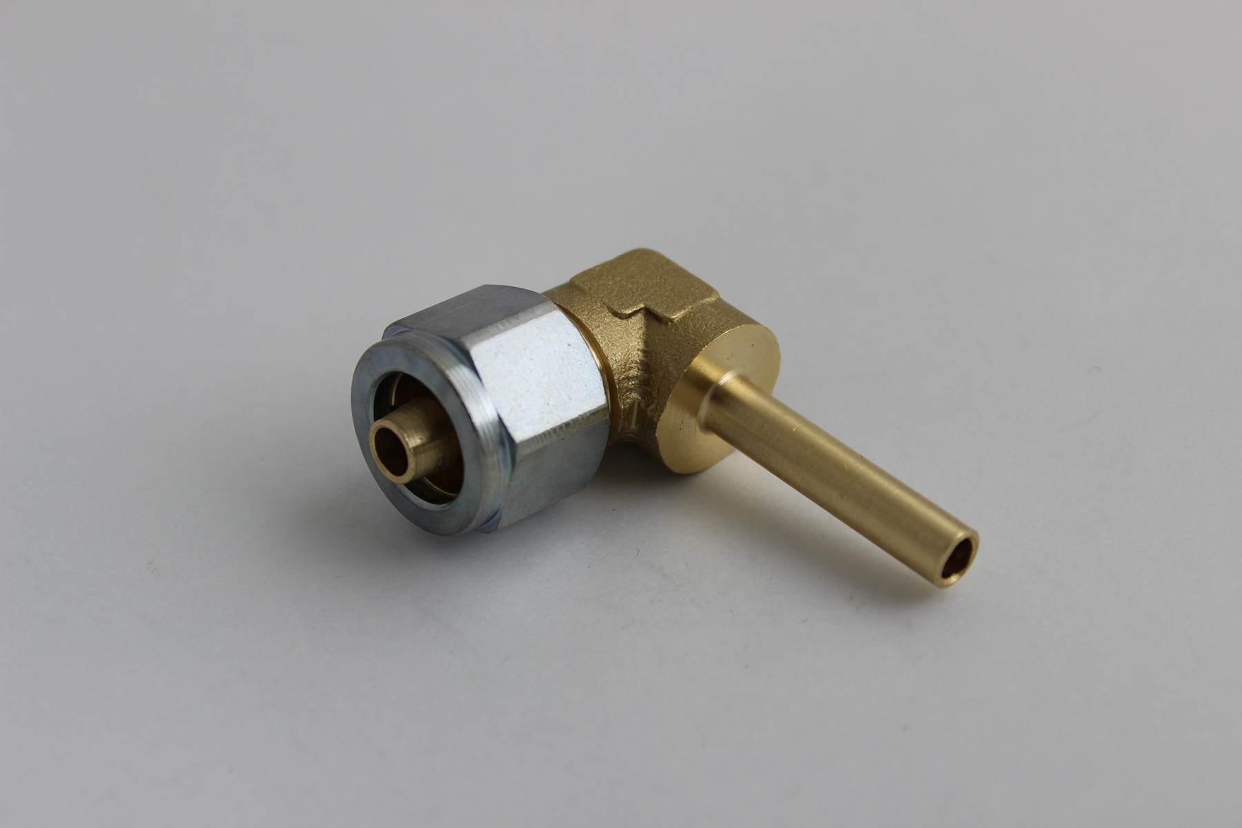 Комплект содинителя для термопластиковой трубки угловой D8/D6 GZ-5313